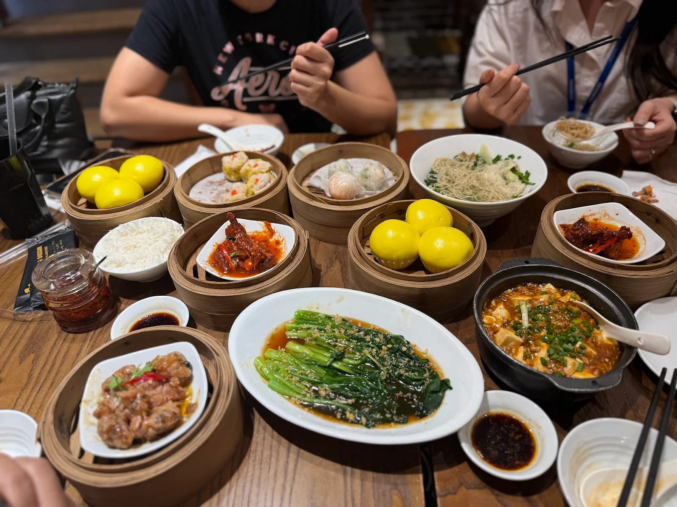 Thực đơn của FungHa Dimsum mang đậm hương vị châu Á với các món dimsum truyền thống và mì tươi